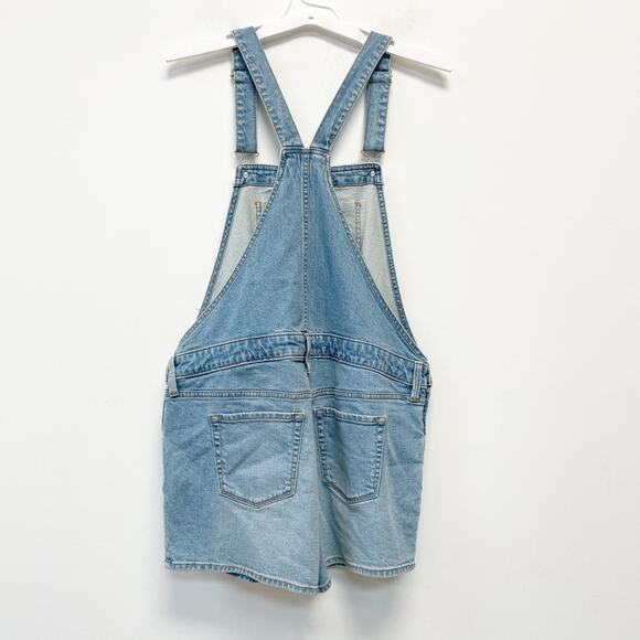 Isabel Maternity by Ingrid & Isabel Shortall Maternity Jean Shorts Light Wash 8 - Picture 6 of 6